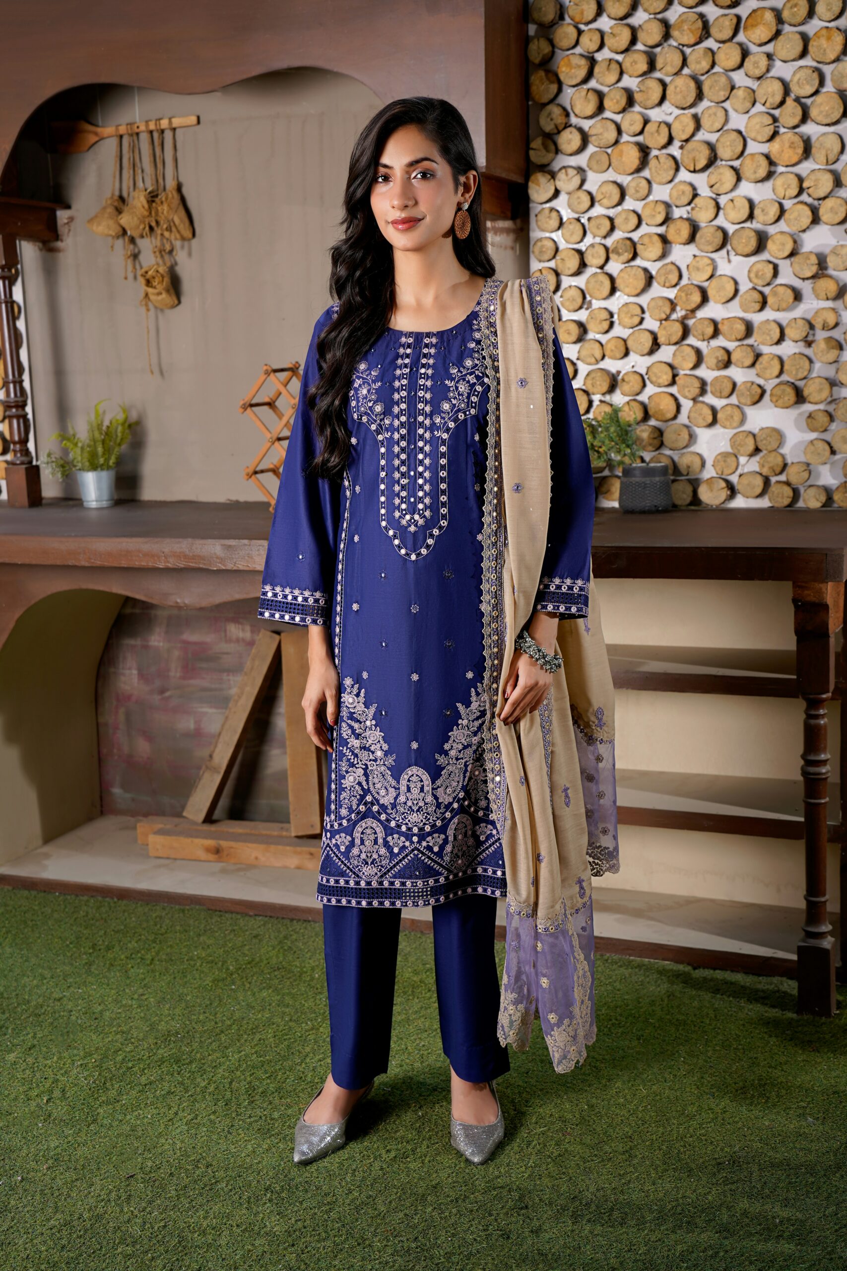 Fit Embroidered Three-Piece Formal Ethnic Set